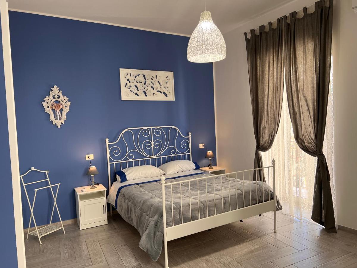 Vico Longo 25 - Ensuit Flat In The Heart Of Napoli Exterior foto