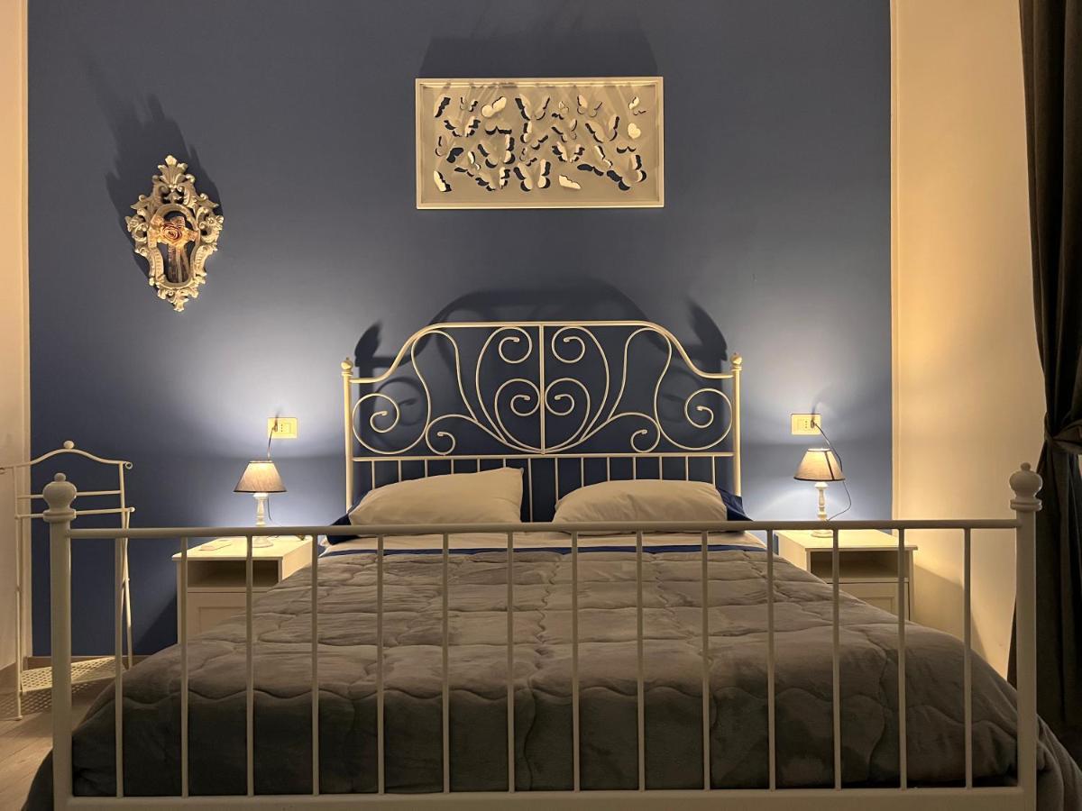 Vico Longo 25 - Ensuit Flat In The Heart Of Napoli Exterior foto