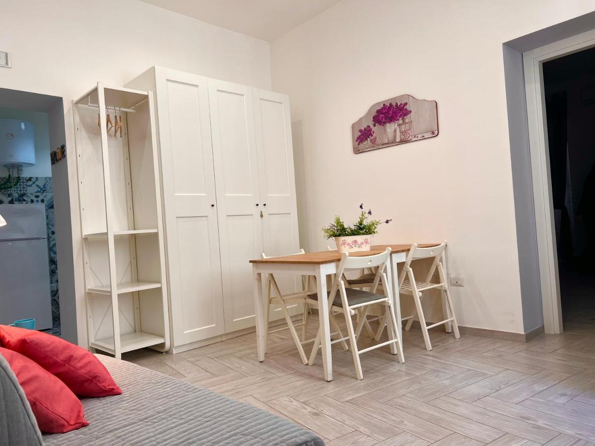 Vico Longo 25 - Ensuit Flat In The Heart Of Napoli Exterior foto