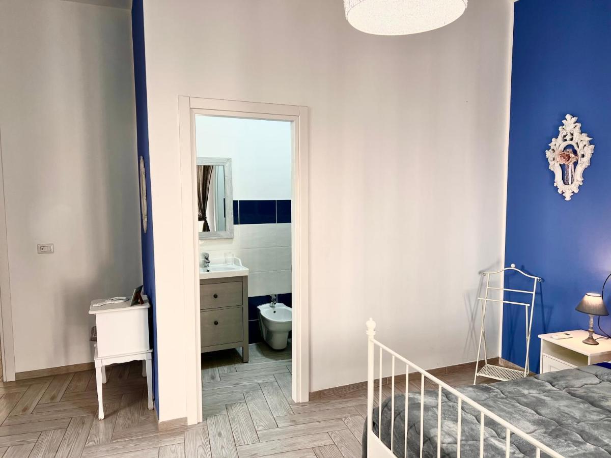 Vico Longo 25 - Ensuit Flat In The Heart Of Napoli Exterior foto