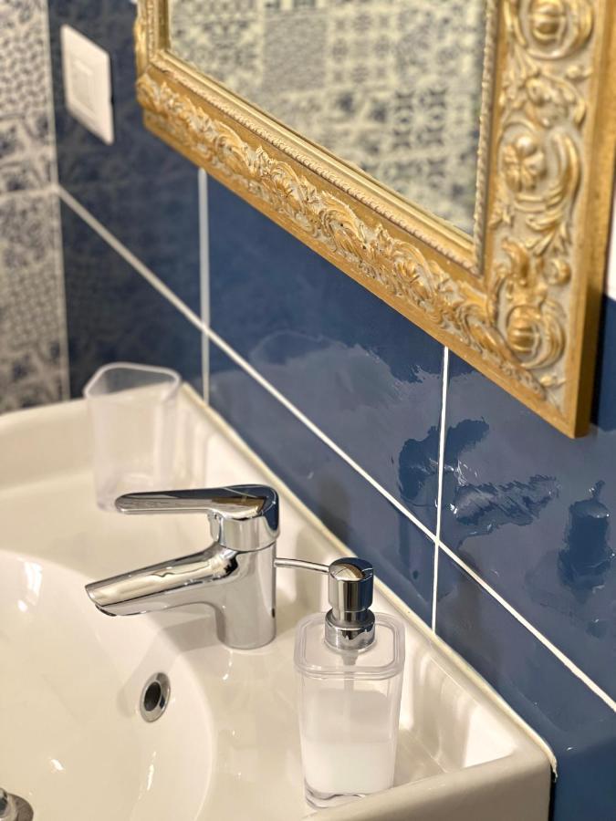 Vico Longo 25 - Ensuit Flat In The Heart Of Napoli Exterior foto